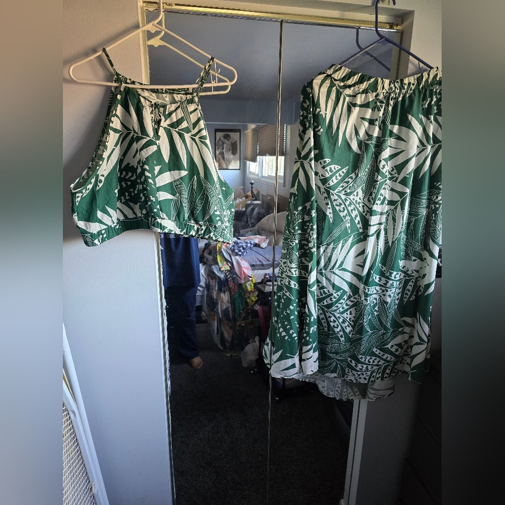 Shein Green/White Floral skirt set